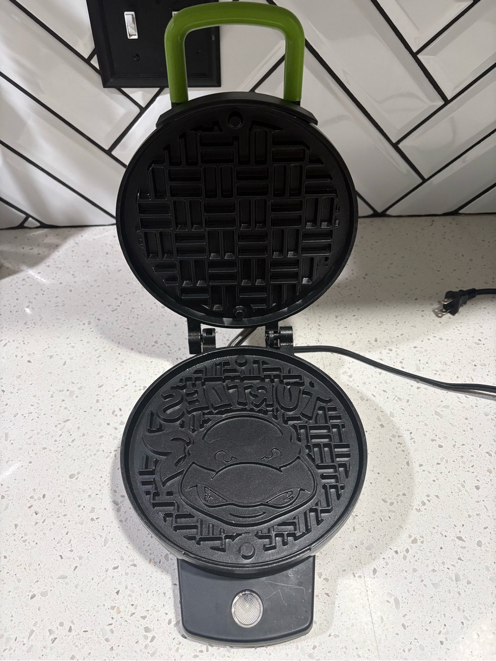 Teenage mutant ninja turtles limited edition waffle maker - Picture 2 of 5